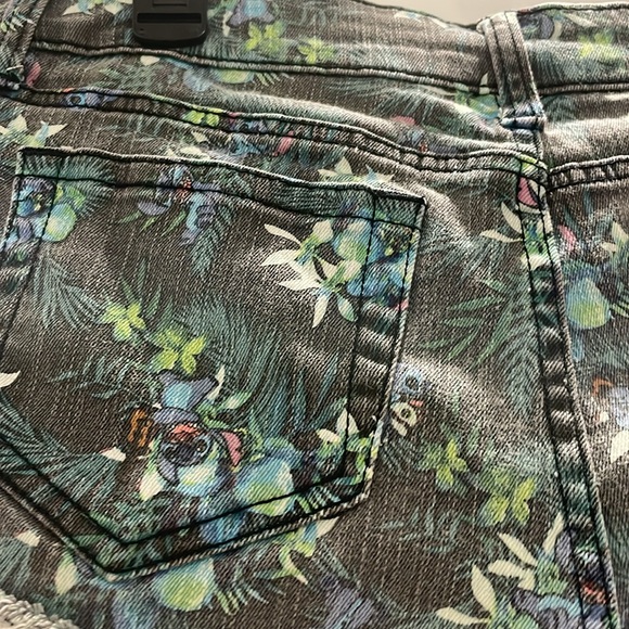 Stitch Jean Shorts - Picture 3 of 3
